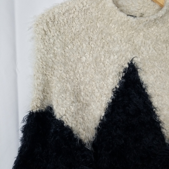 Dex fuzzy cozy crew neck sweater - Picture 3 of 6